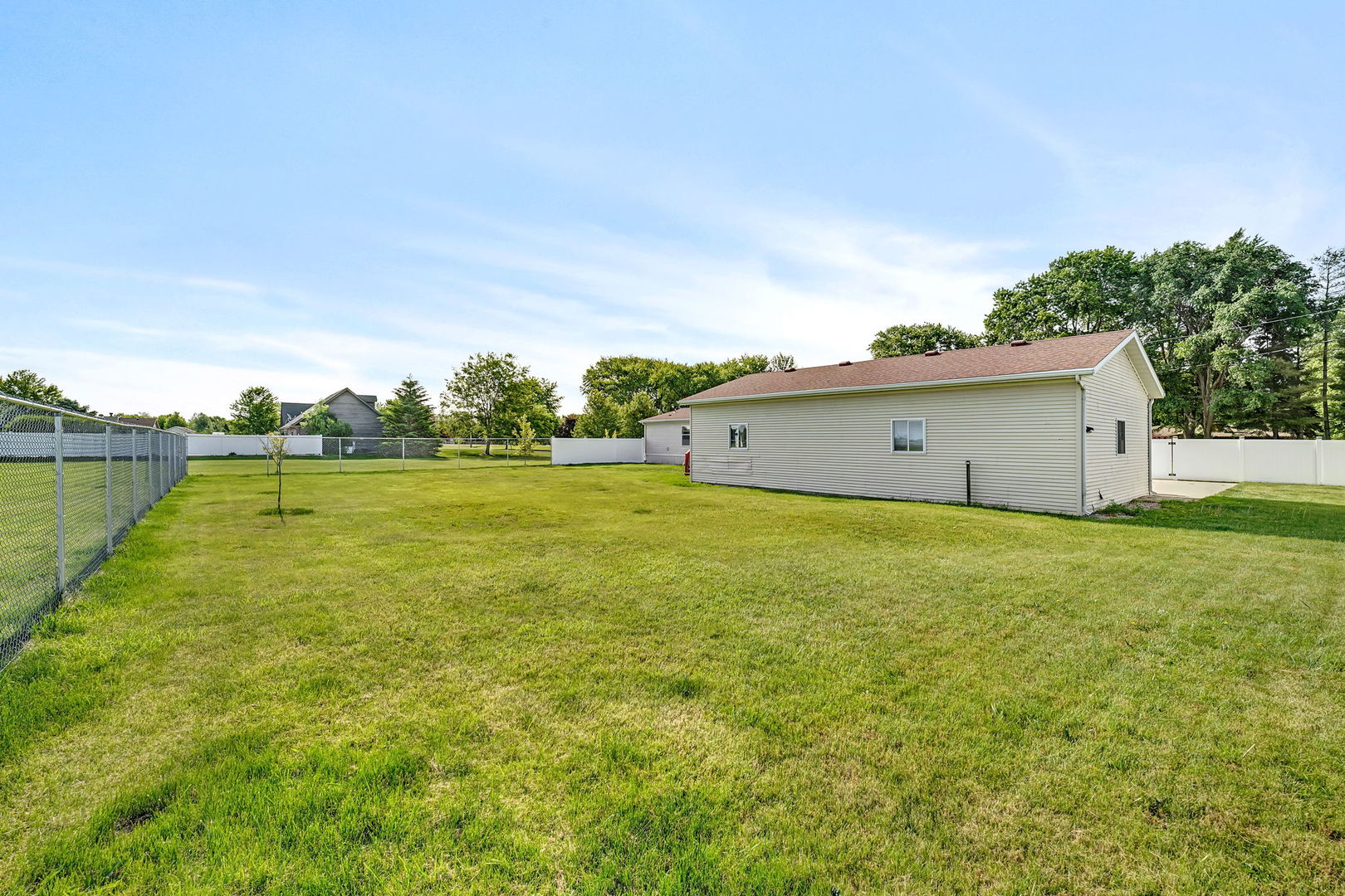 1931 N 31st Road, Ottawa, IL 61350