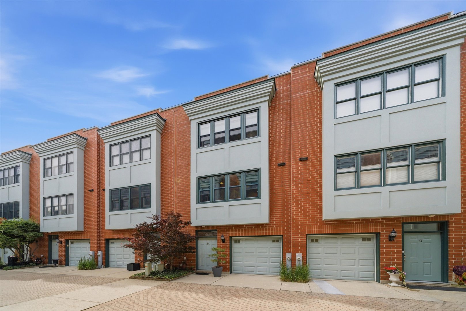 5844 N Hermitage Avenue #D, Chicago, IL 60660