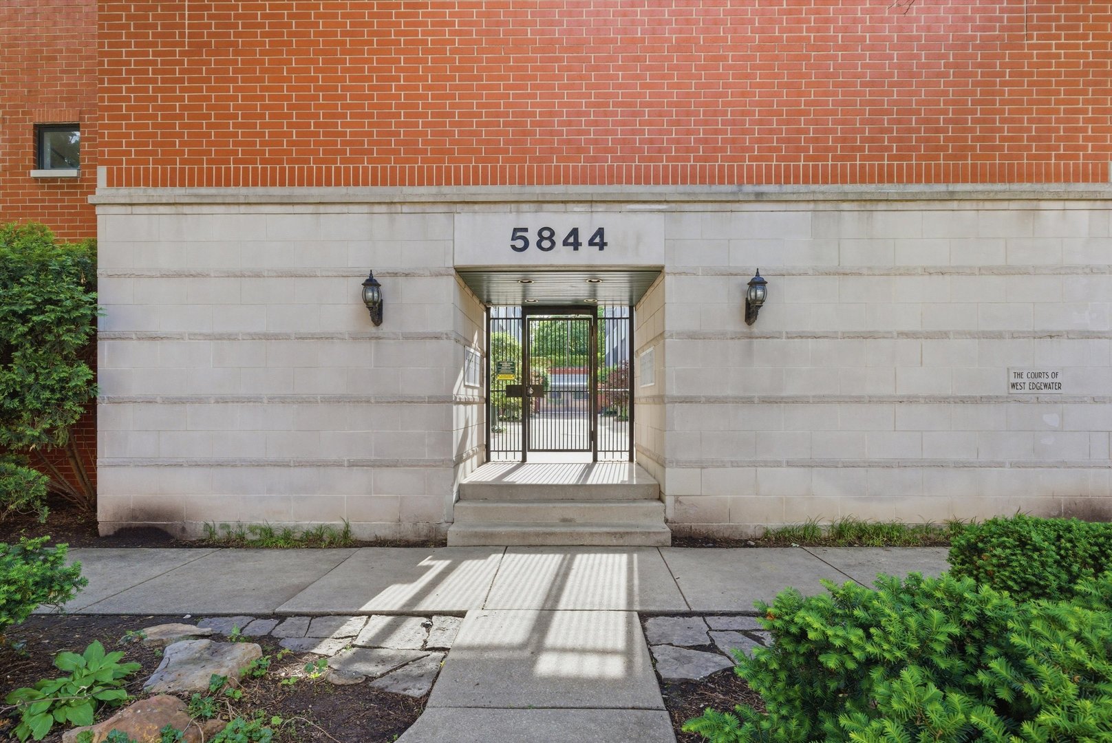 5844 N Hermitage Avenue #D, Chicago, IL 60660