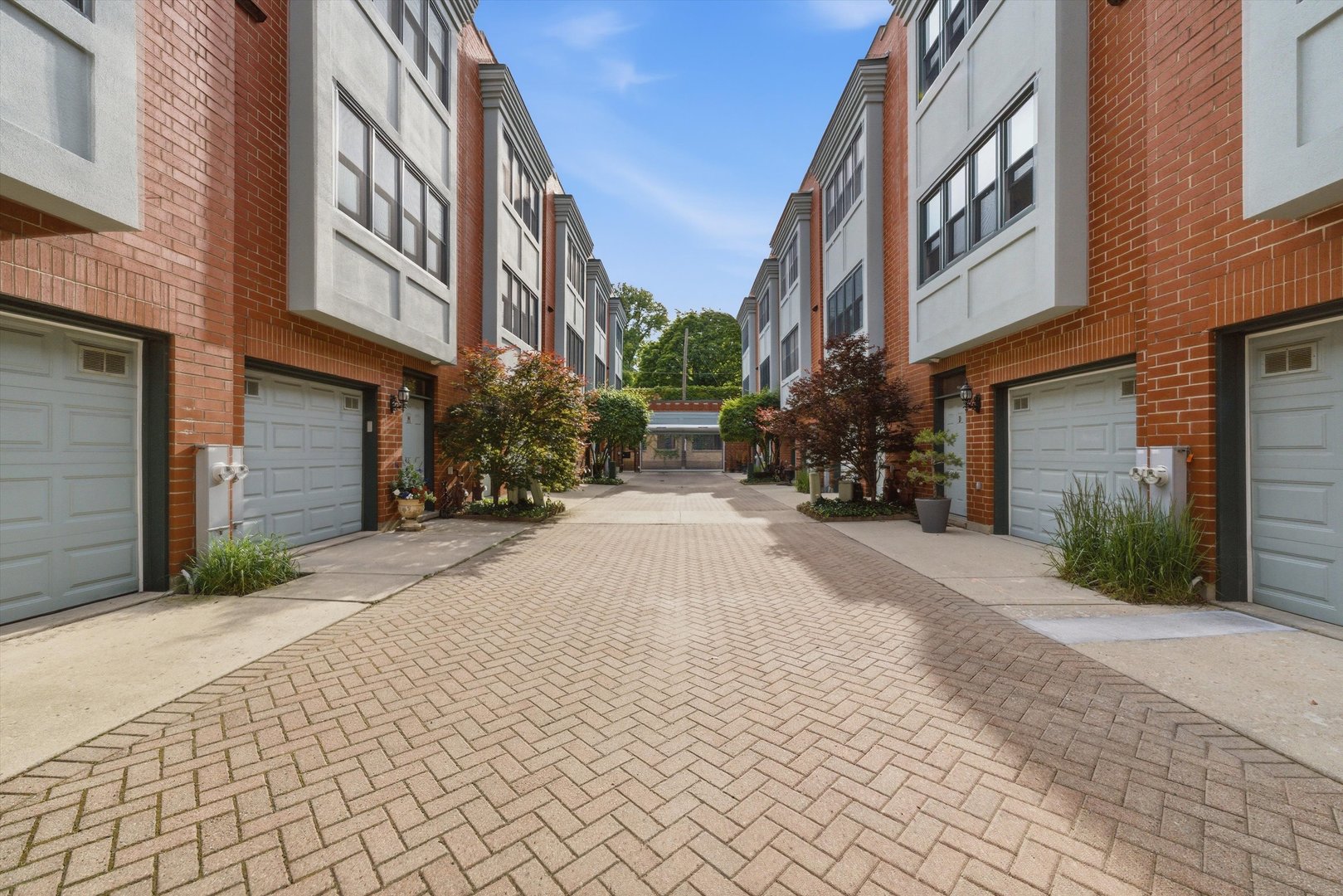 5844 N Hermitage Avenue #D, Chicago, IL 60660