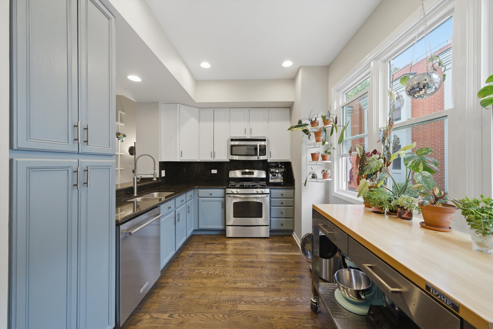 5844 N Hermitage Avenue #D, Chicago, IL 60660