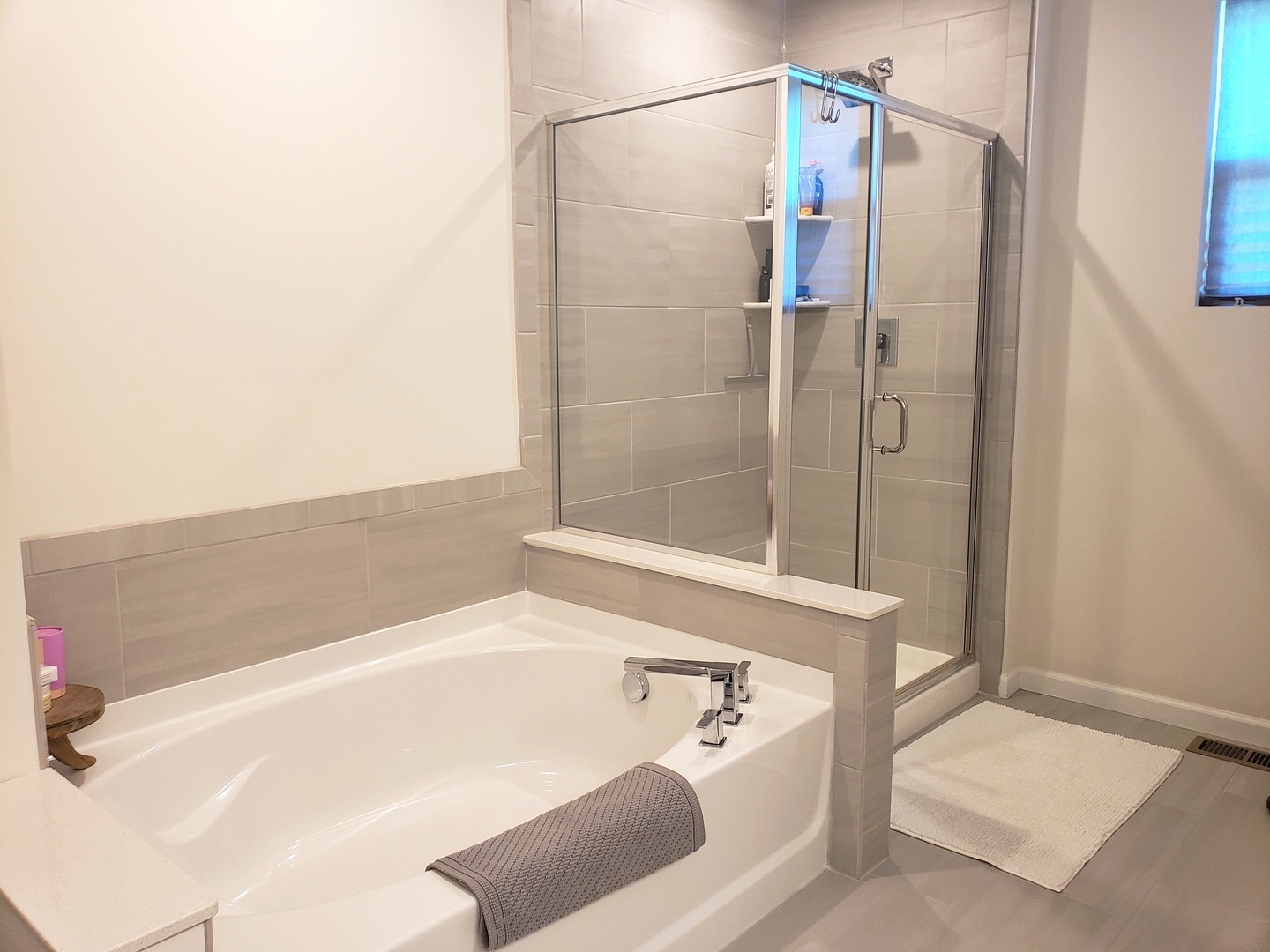 1221 Josiah Road #1221, Naperville, IL 60563