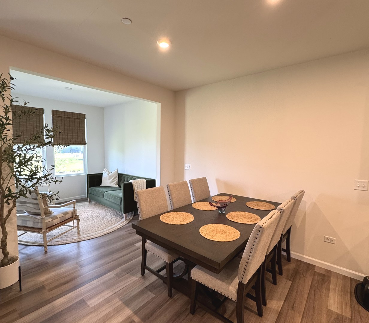 1221 Josiah Road #1221, Naperville, IL 60563