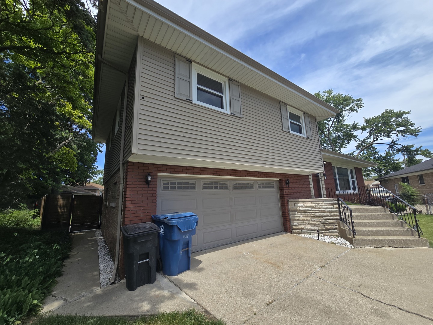 309 Streamside Drive, Harvey, IL 60426