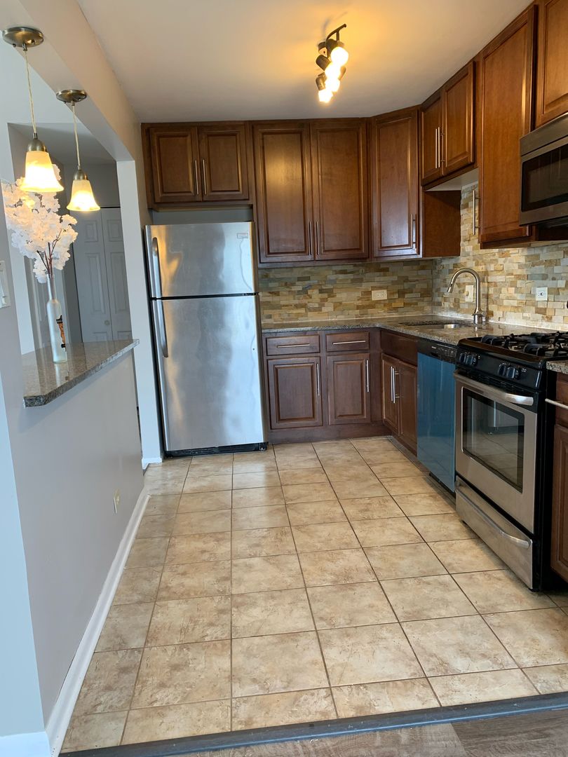 422 Buchanan Court #422, Vernon Hills, IL 60061