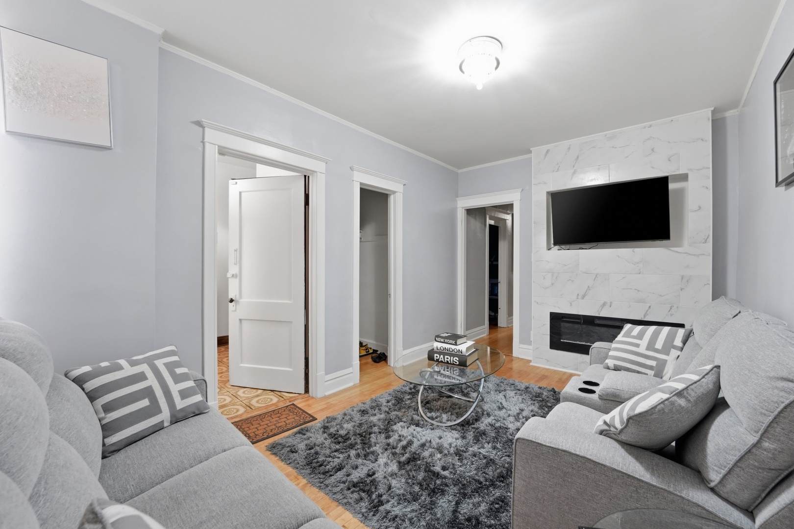 3953 S California Avenue, Chicago, IL 60632