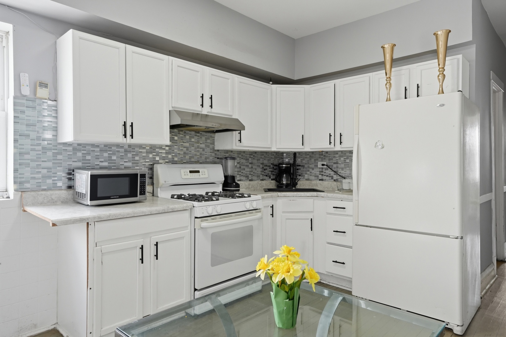 3953 S California Avenue, Chicago, IL 60632
