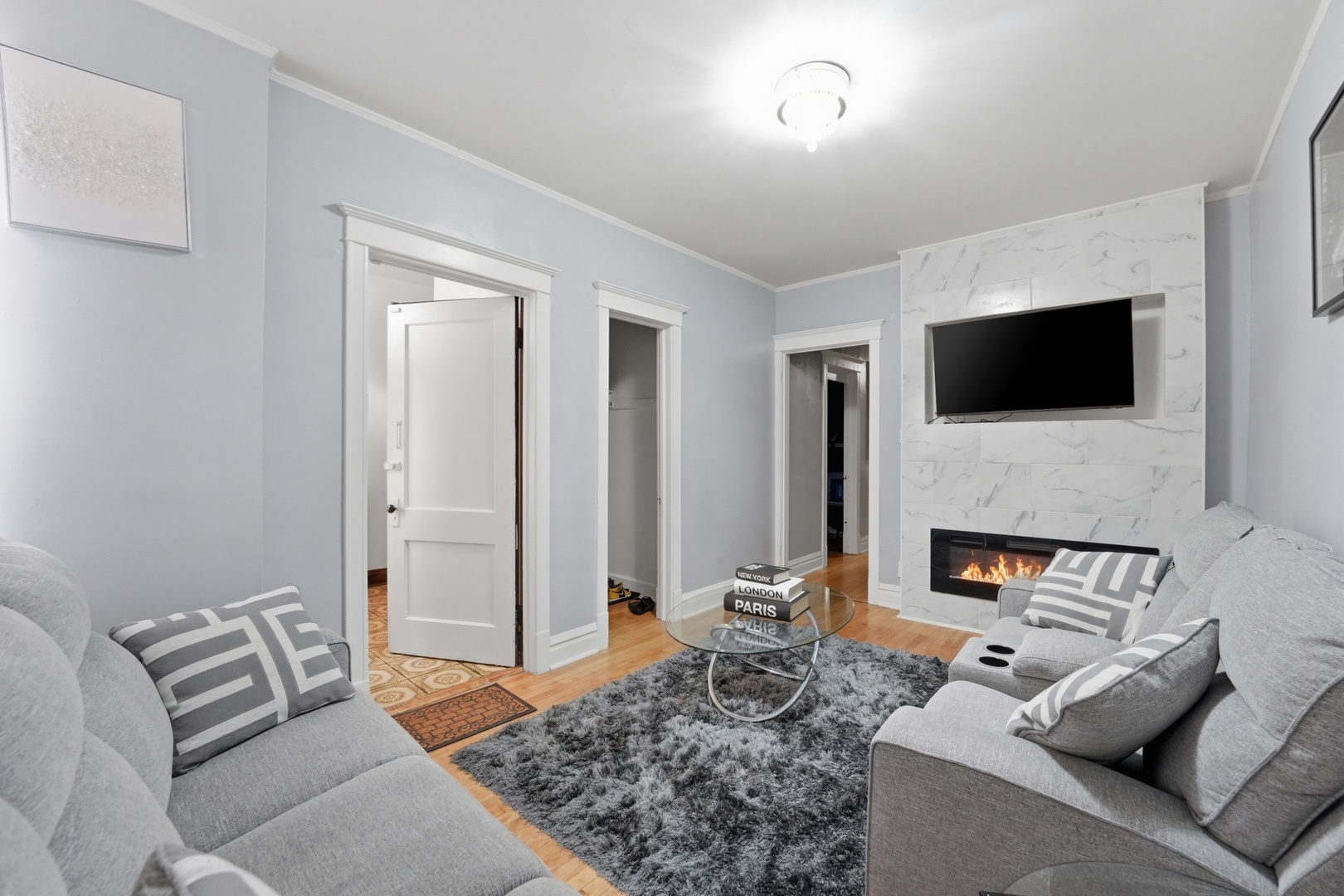 3953 S California Avenue, Chicago, IL 60632