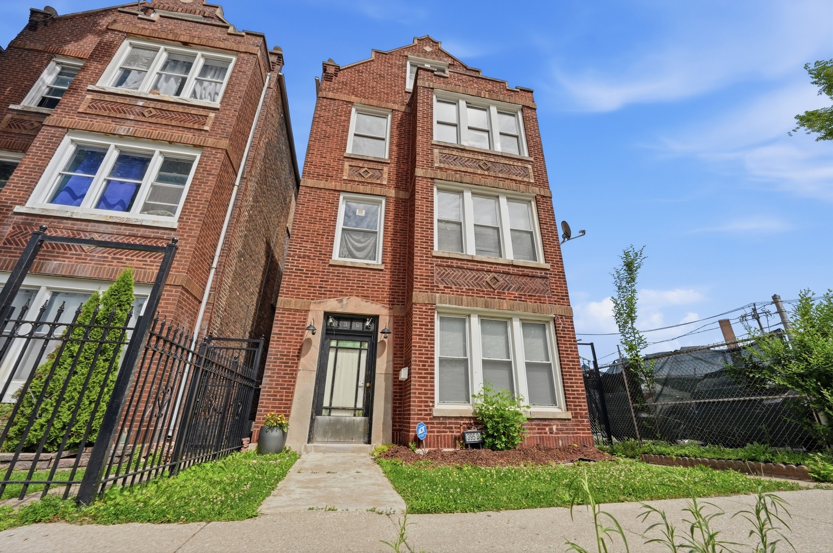 3953 S California Avenue, Chicago, IL 60632