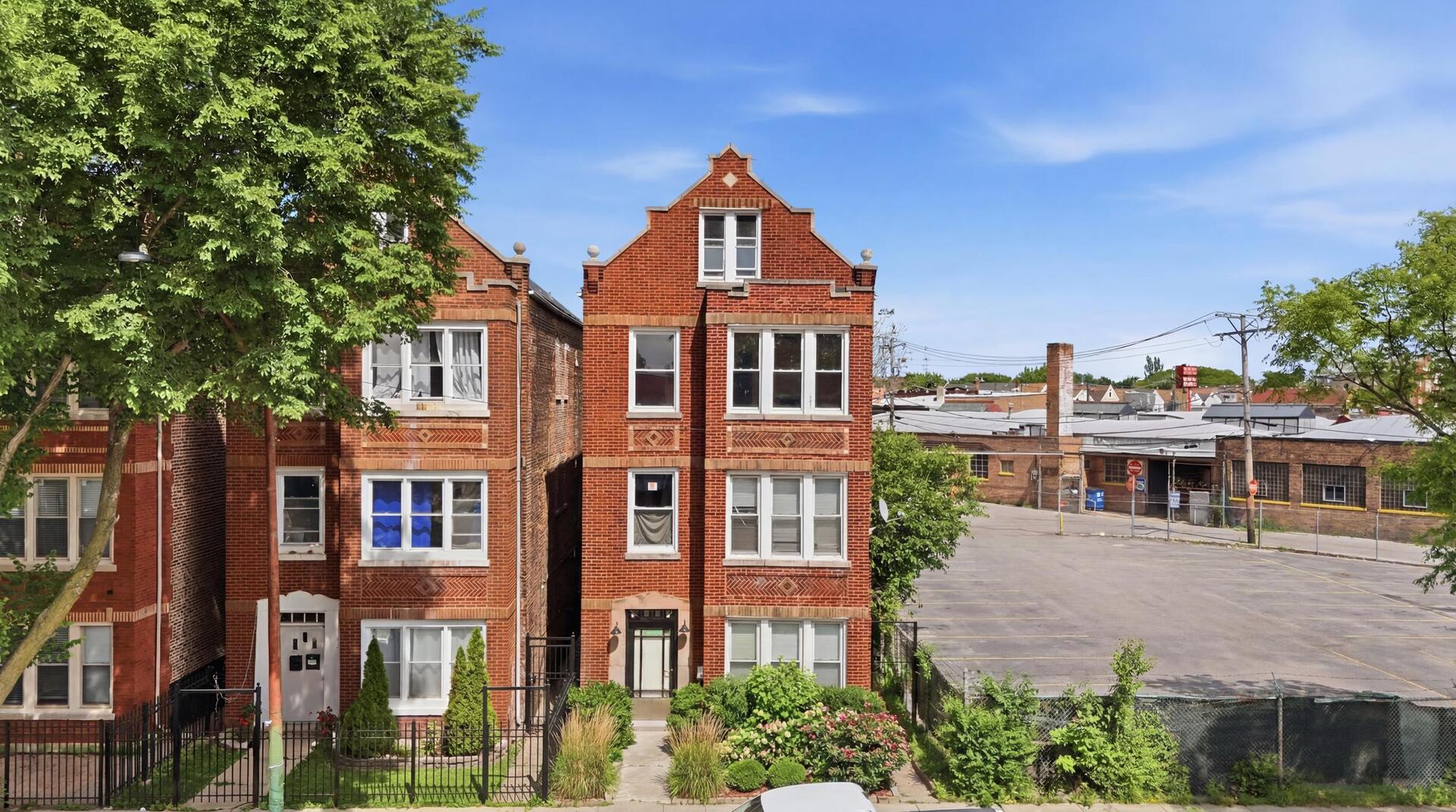 3953 S California Avenue, Chicago, IL 60632