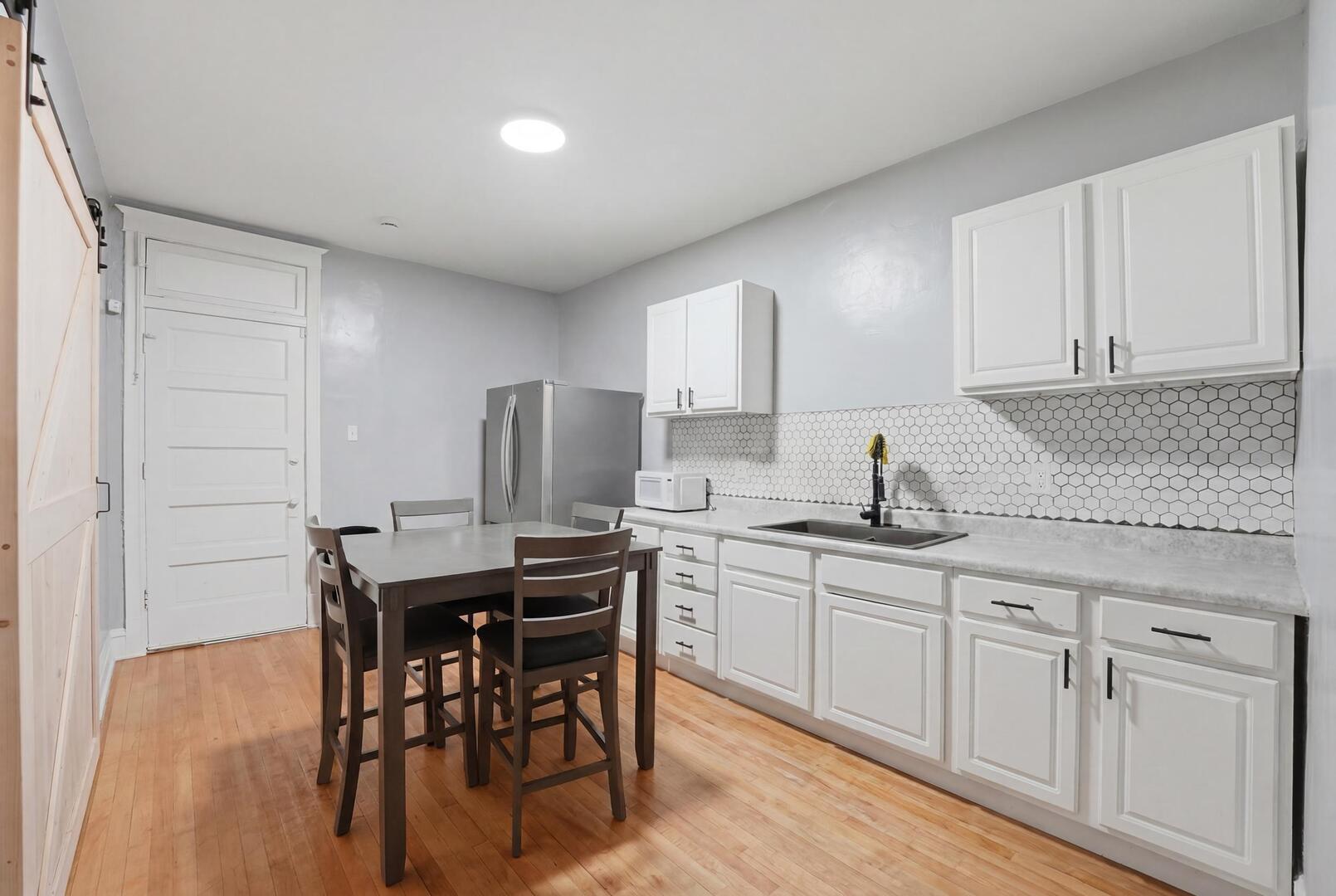 3953 S California Avenue, Chicago, IL 60632