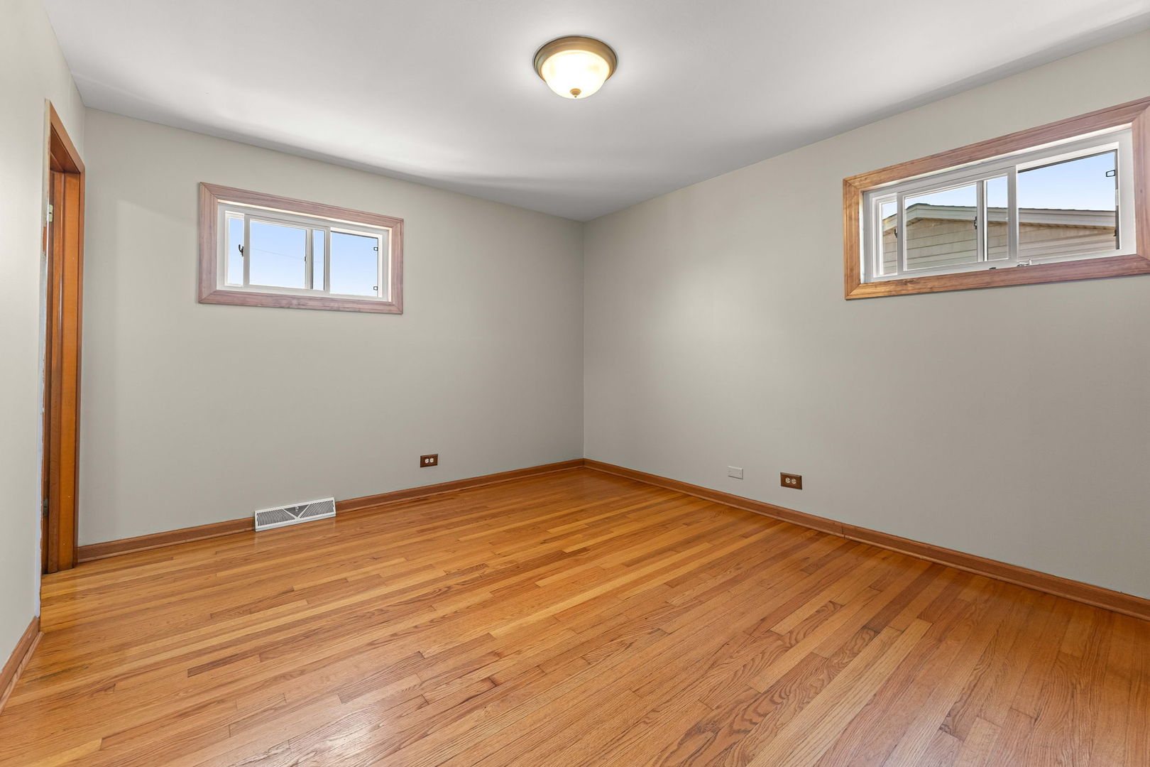7717 W 81st Street, Bridgeview, IL 60455
