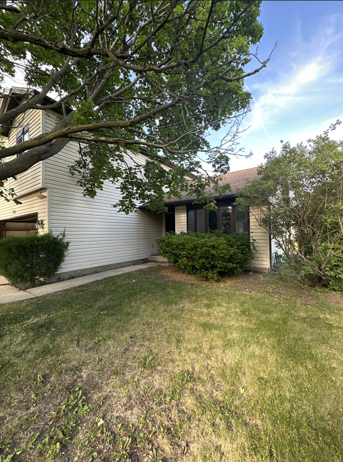 983 Valleyview Drive, Bartlett, IL 60103