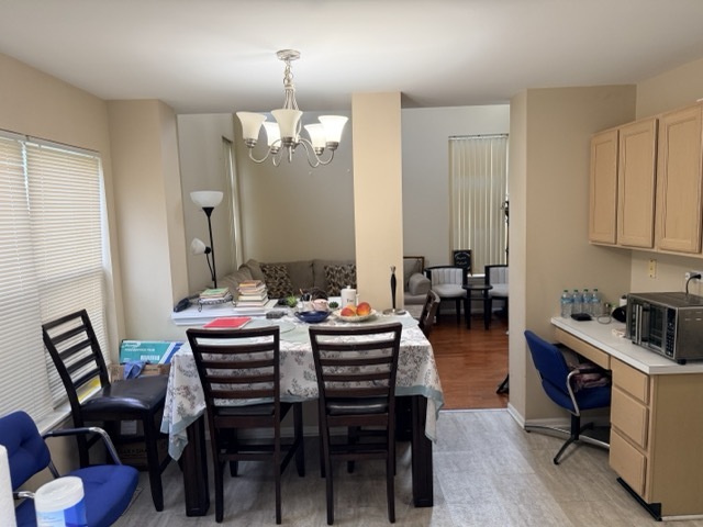 1530 E CHIVALRY Court, Palatine, IL 60074