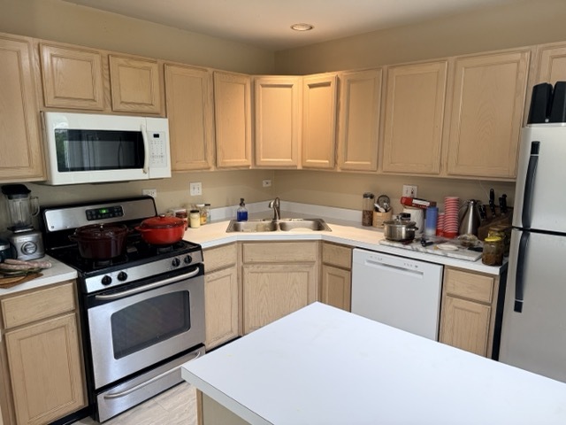 1530 E CHIVALRY Court, Palatine, IL 60074