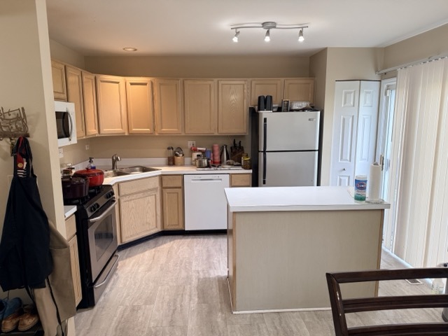 1530 E CHIVALRY Court, Palatine, IL 60074