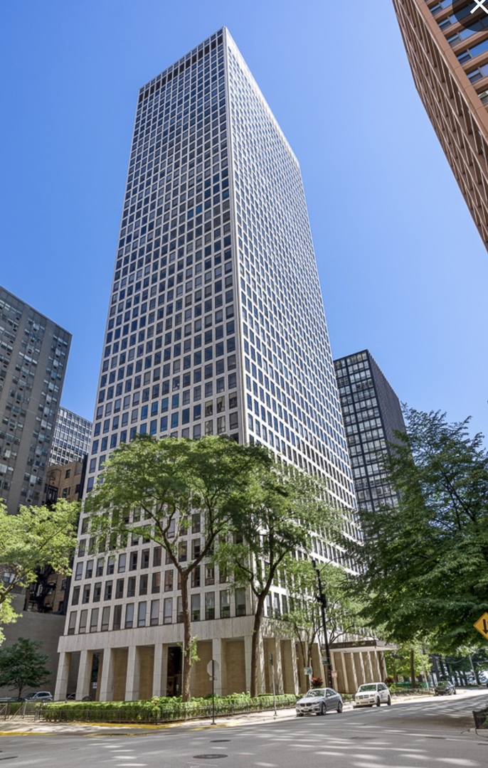 260 E Chestnut Street #409, Chicago, IL 60611
