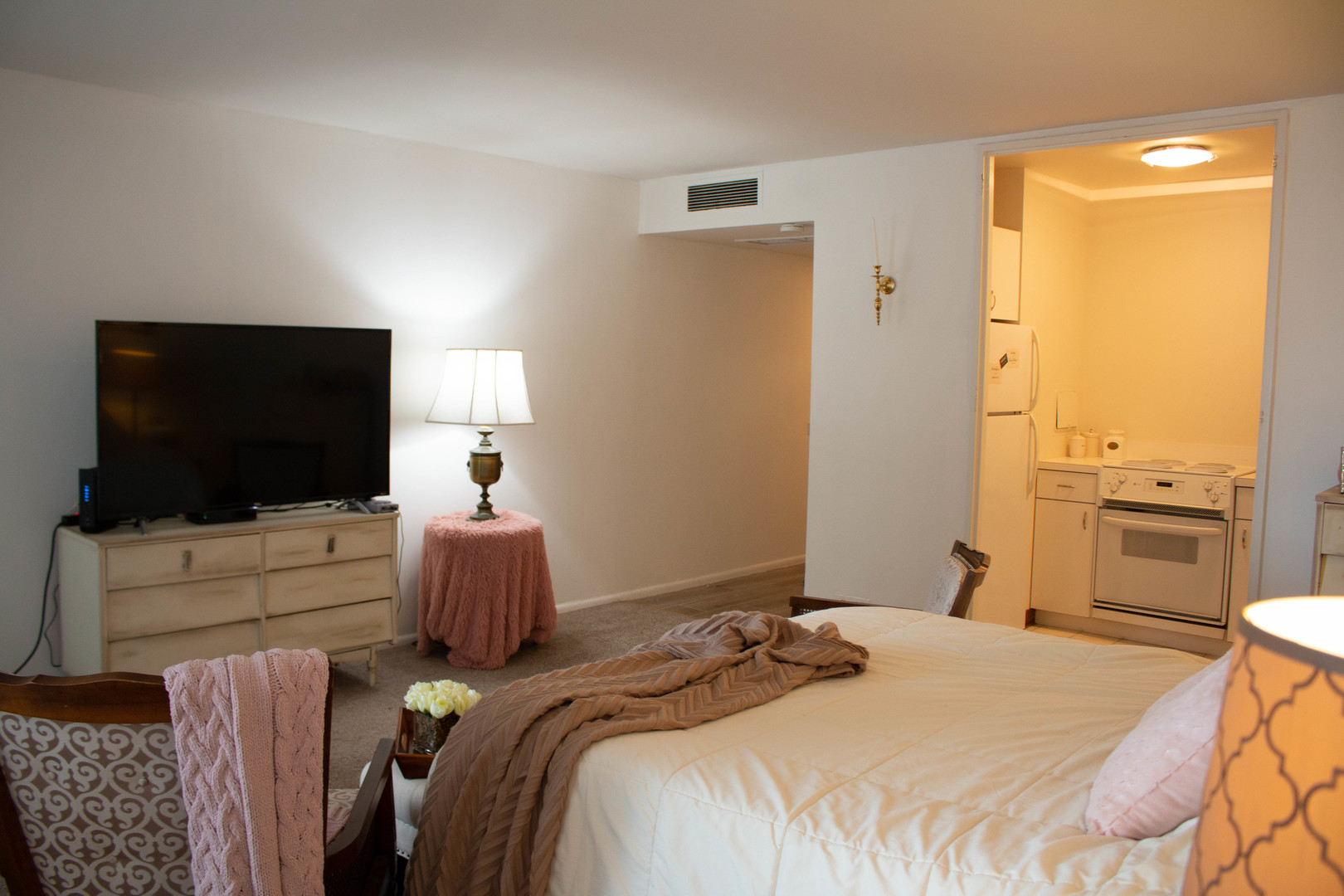 260 E Chestnut Street #409, Chicago, IL 60611