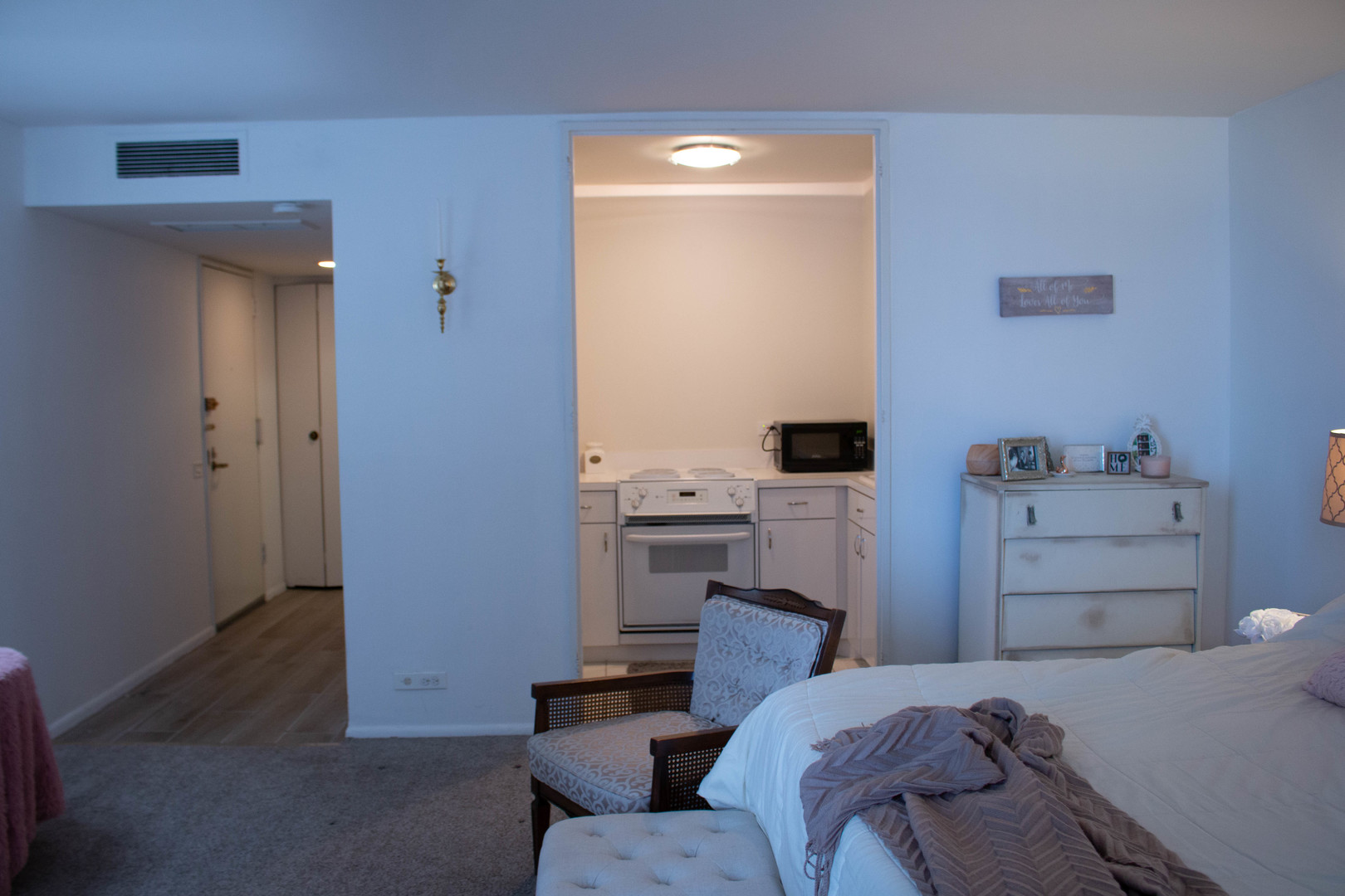 260 E Chestnut Street #409, Chicago, IL 60611
