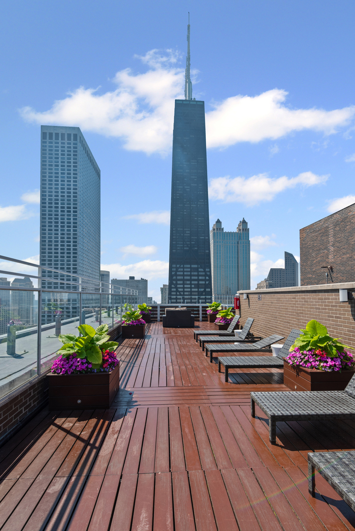 260 E Chestnut Street #409, Chicago, IL 60611