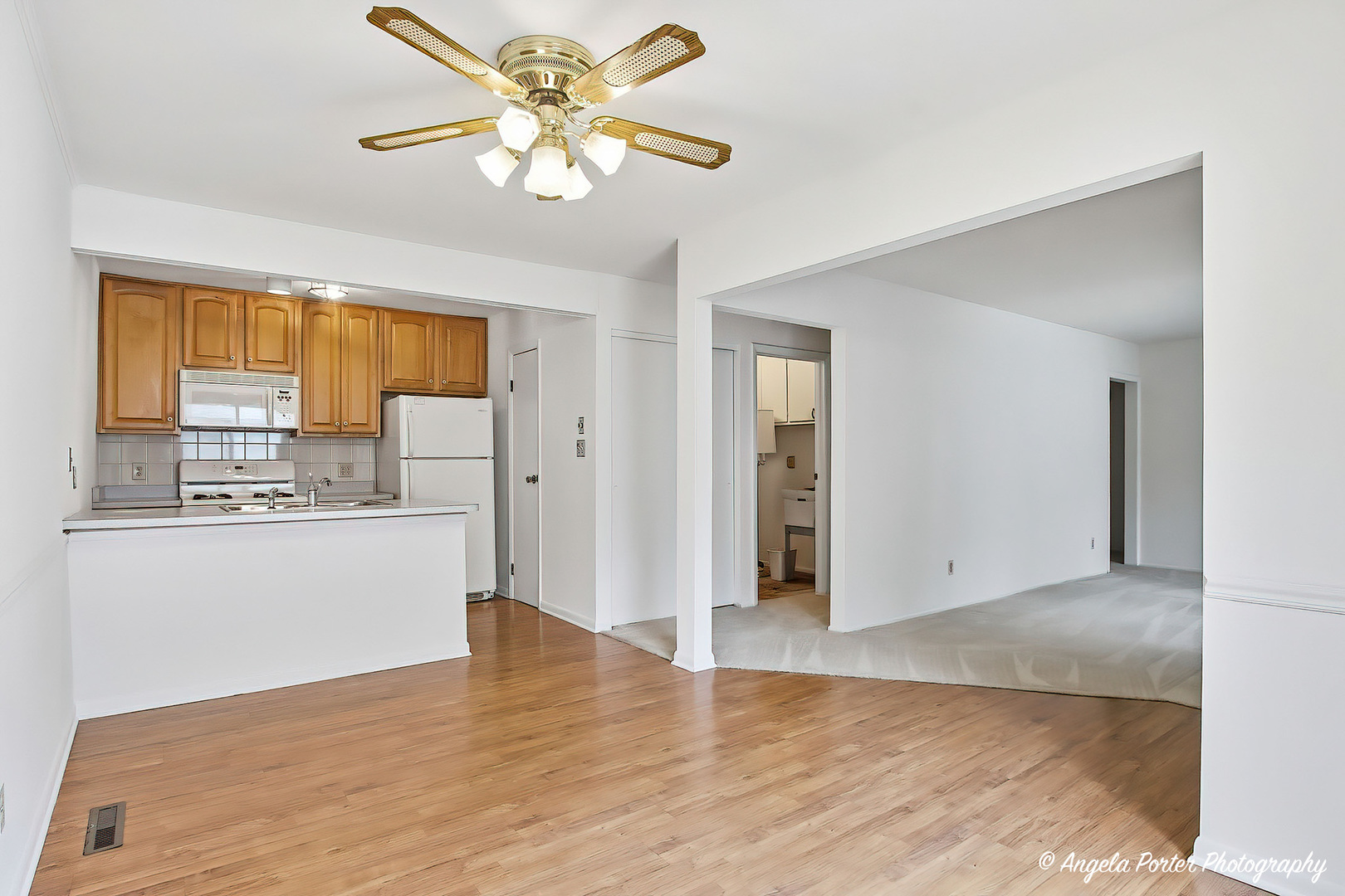 915 Royal Drive #4, McHenry, IL 60050
