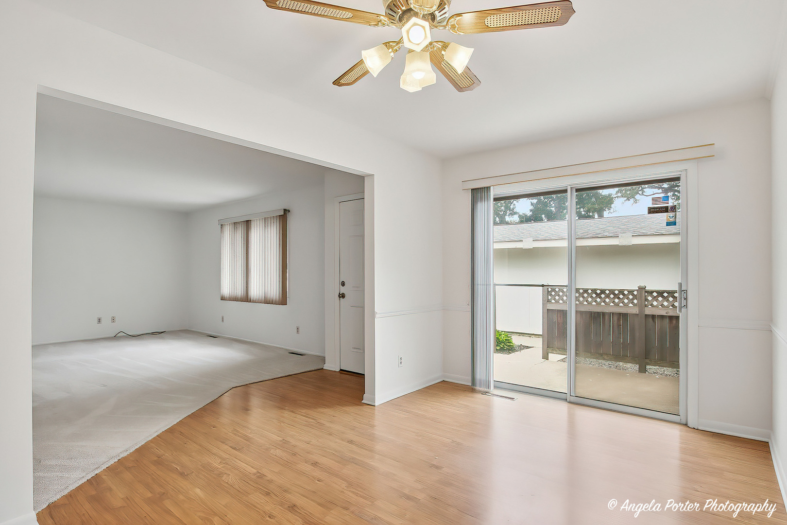 915 Royal Drive #4, McHenry, IL 60050