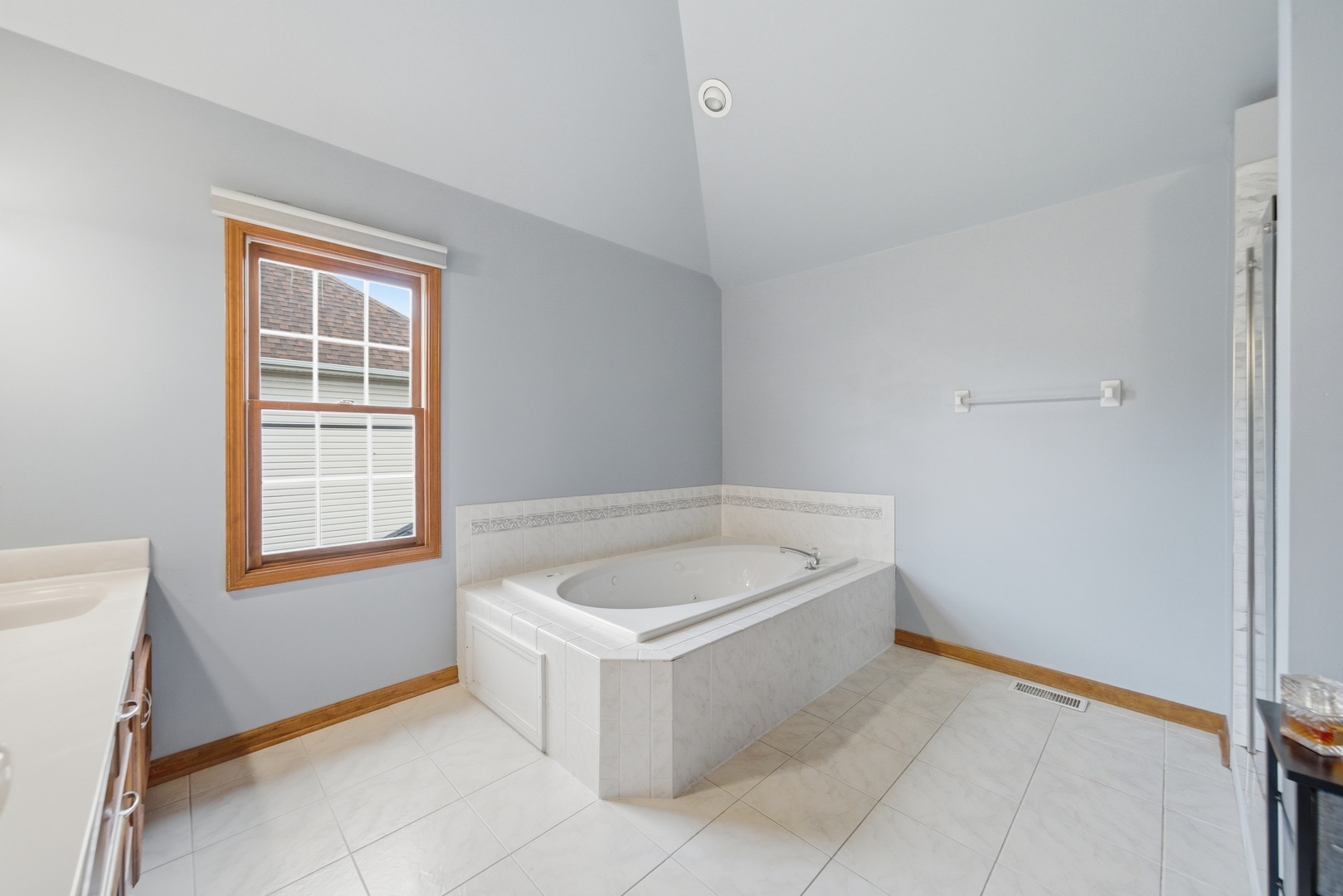 3423 Goldfinch Drive, Naperville, IL 60564