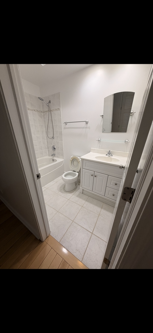 4944 N KIMBALL Avenue #3E, Chicago, IL 60625