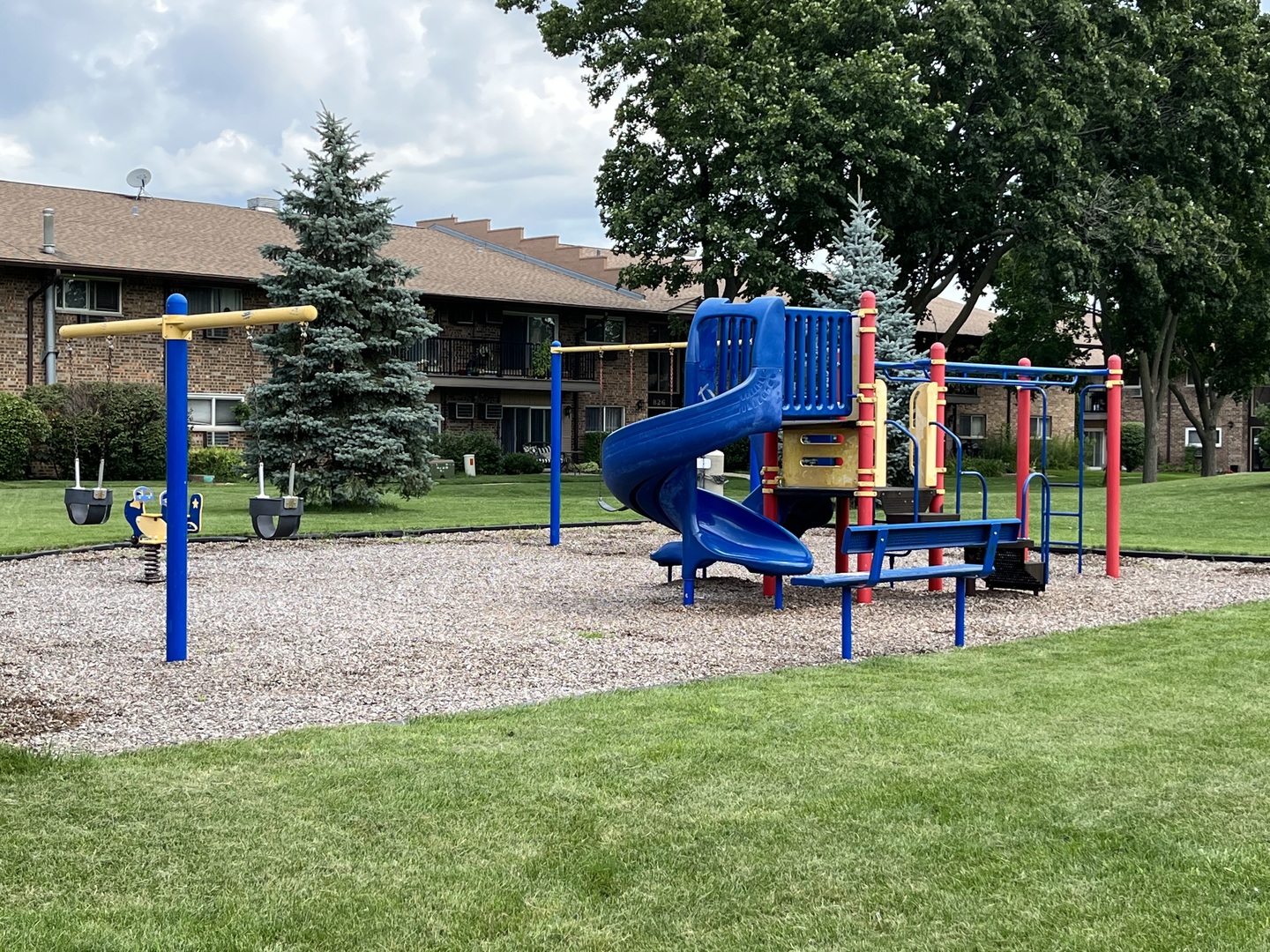 800 E Old Willow Road #105, Prospect Heights, IL 60070