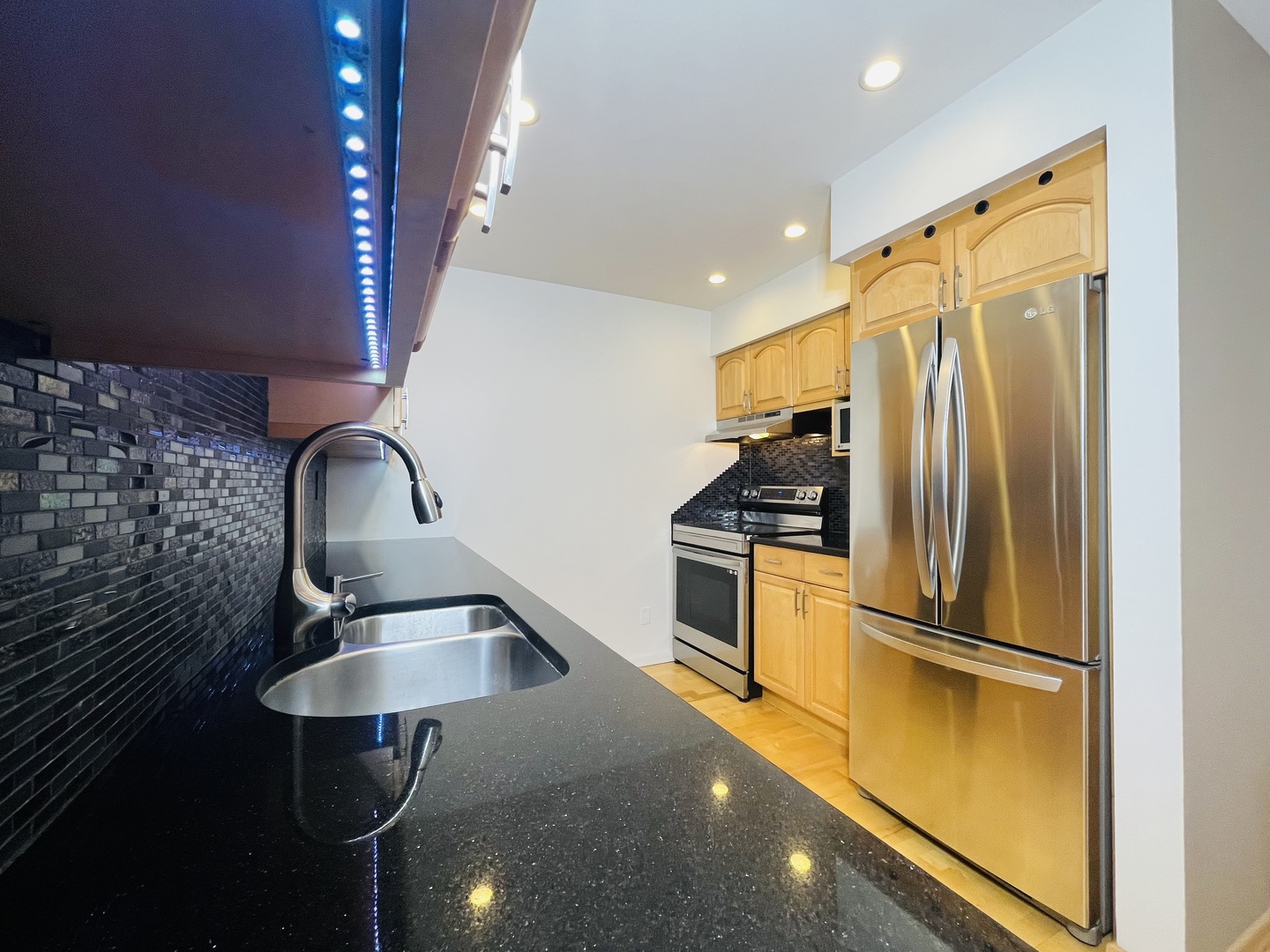 800 E Old Willow Road #105, Prospect Heights, IL 60070