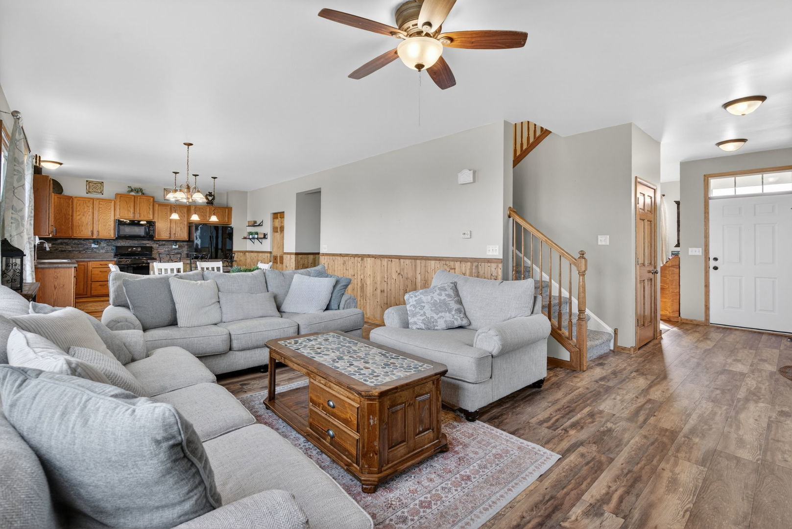 905 Avalon Way, Minooka, IL 60447