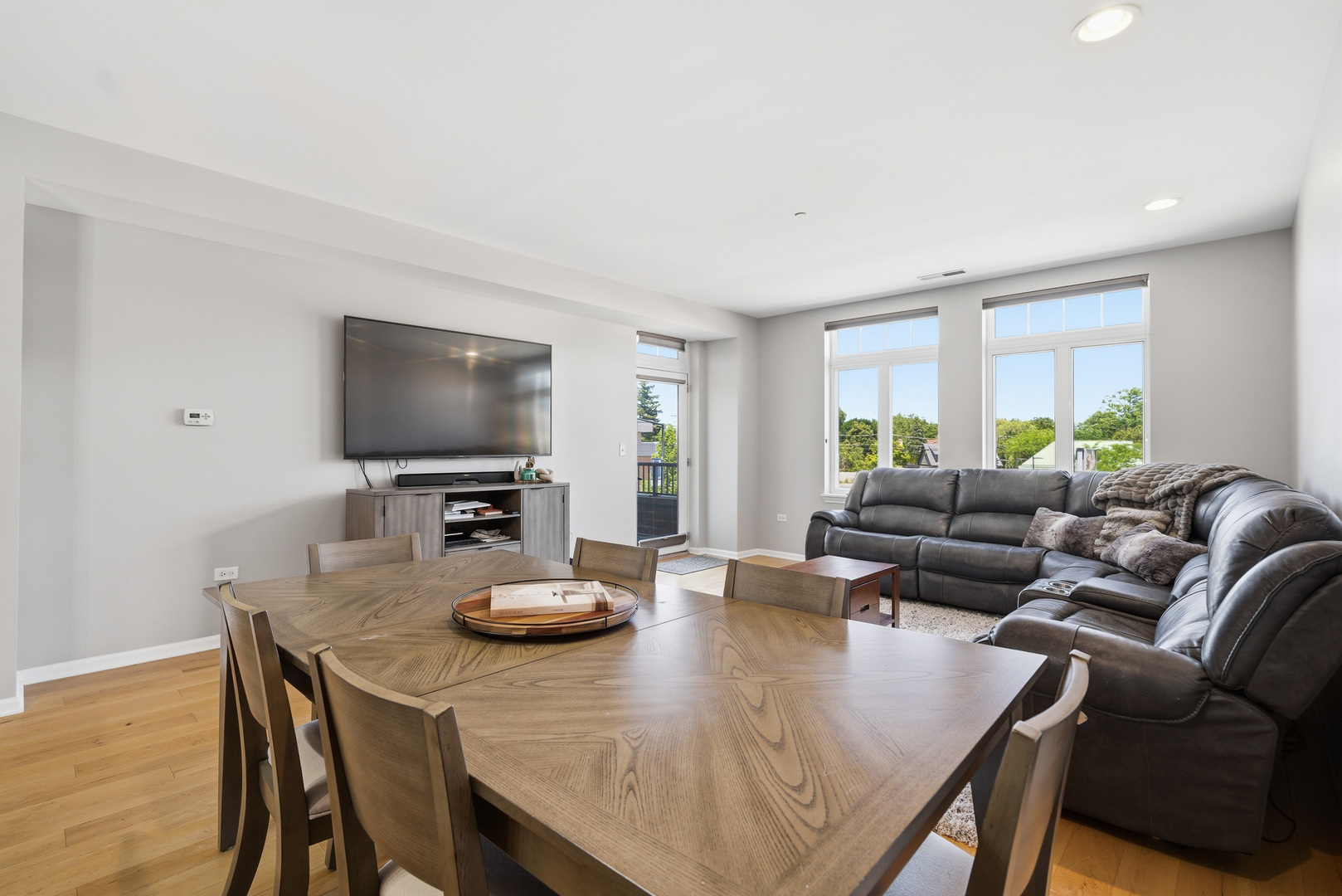 120 N NORTHWEST Highway #207, Park Ridge, IL 60068