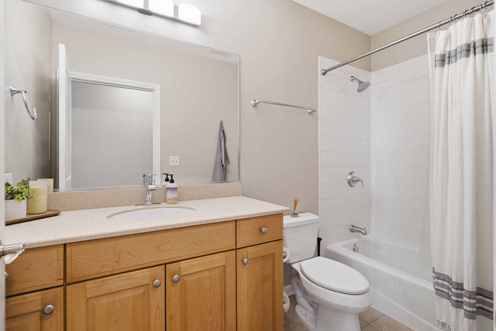 120 N NORTHWEST Highway #207, Park Ridge, IL 60068