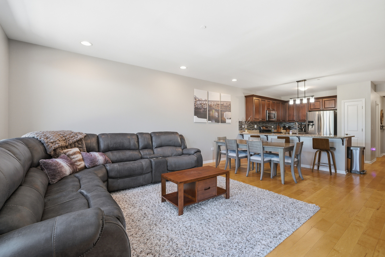 120 N NORTHWEST Highway #207, Park Ridge, IL 60068