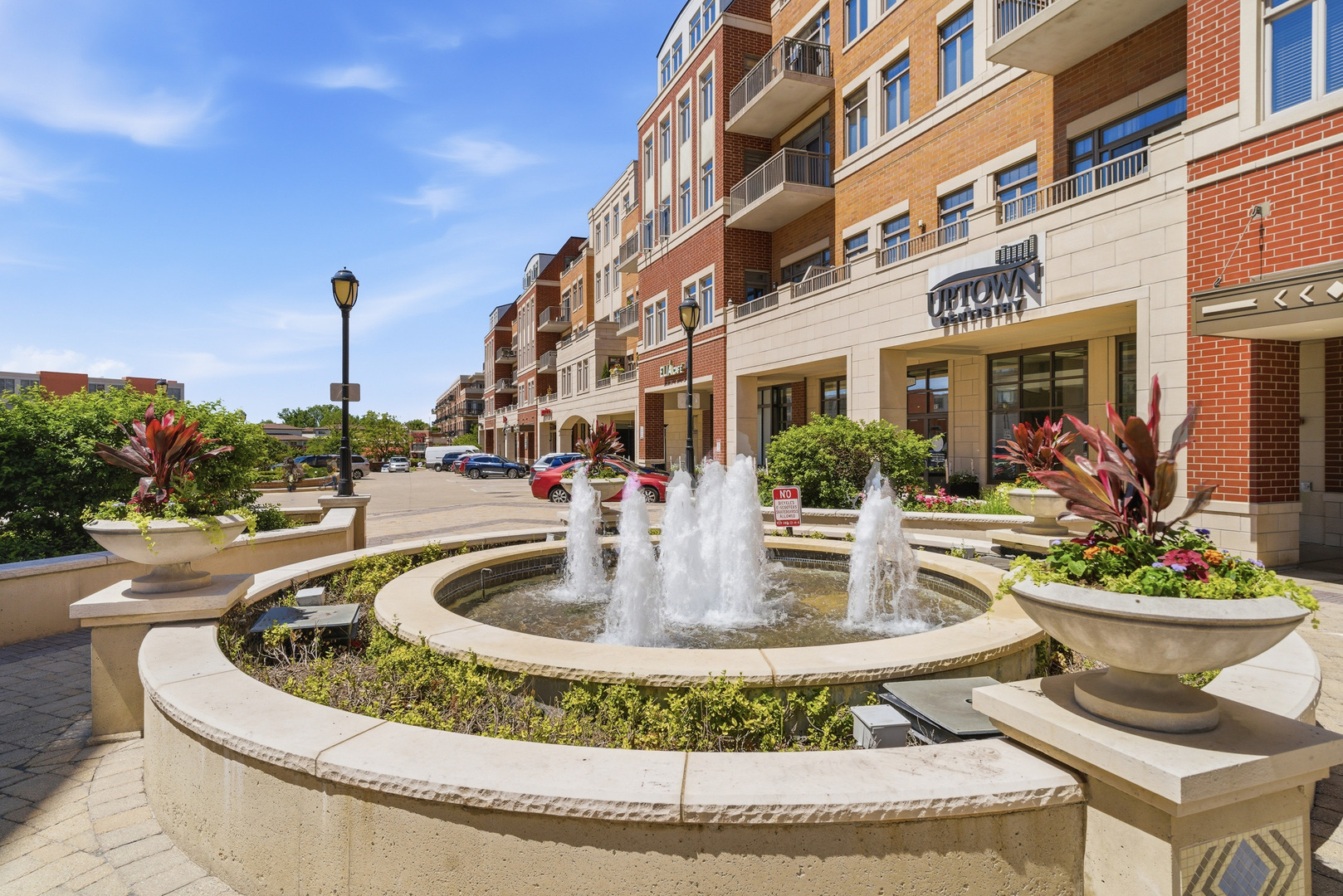 120 N NORTHWEST Highway #207, Park Ridge, IL 60068