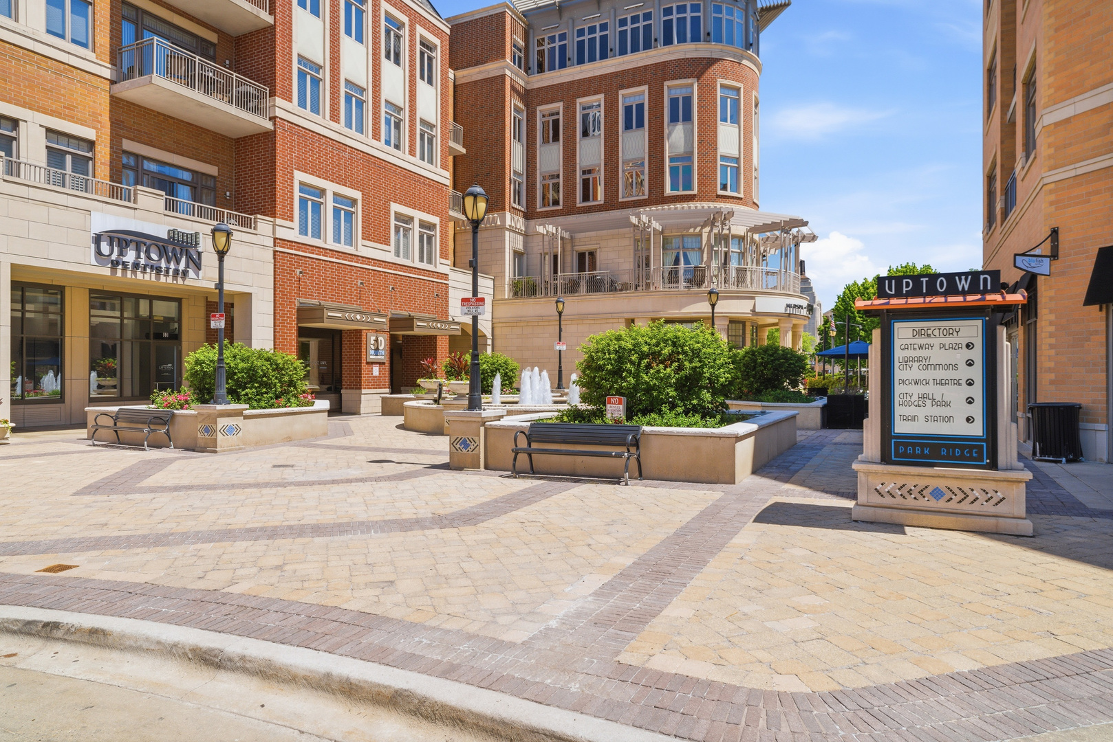120 N NORTHWEST Highway #207, Park Ridge, IL 60068