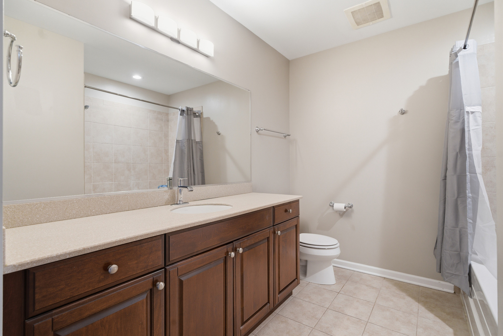 120 N NORTHWEST Highway #207, Park Ridge, IL 60068