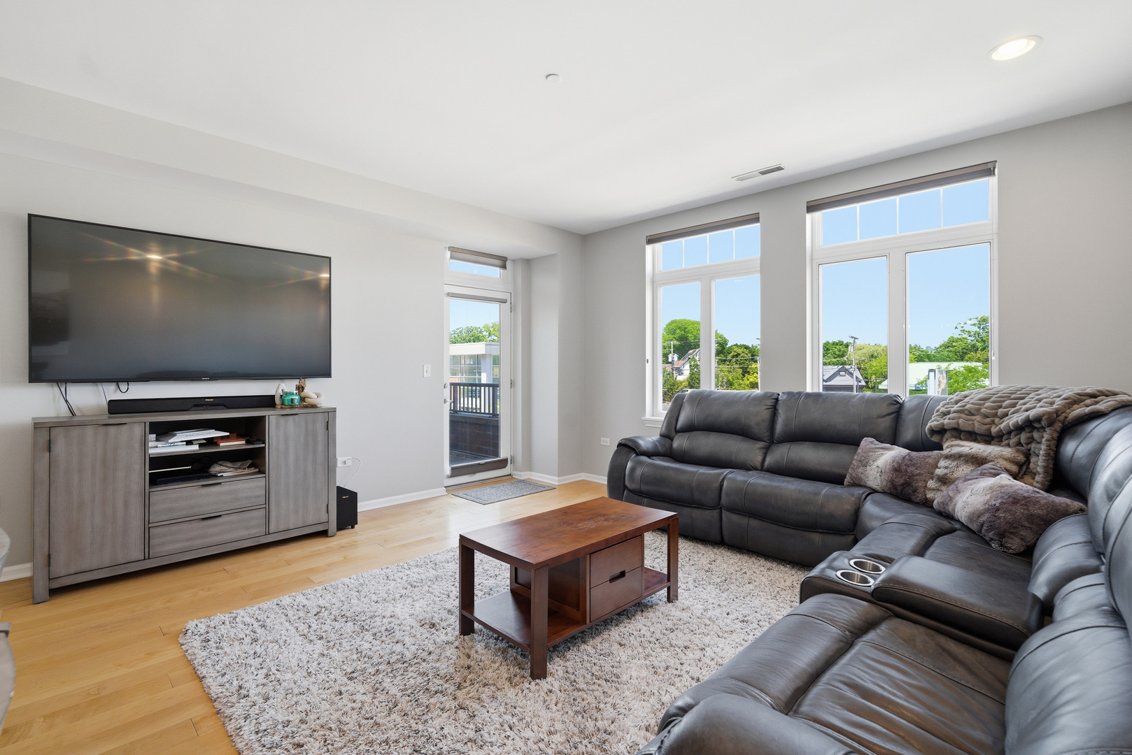 120 N NORTHWEST Highway #207, Park Ridge, IL 60068