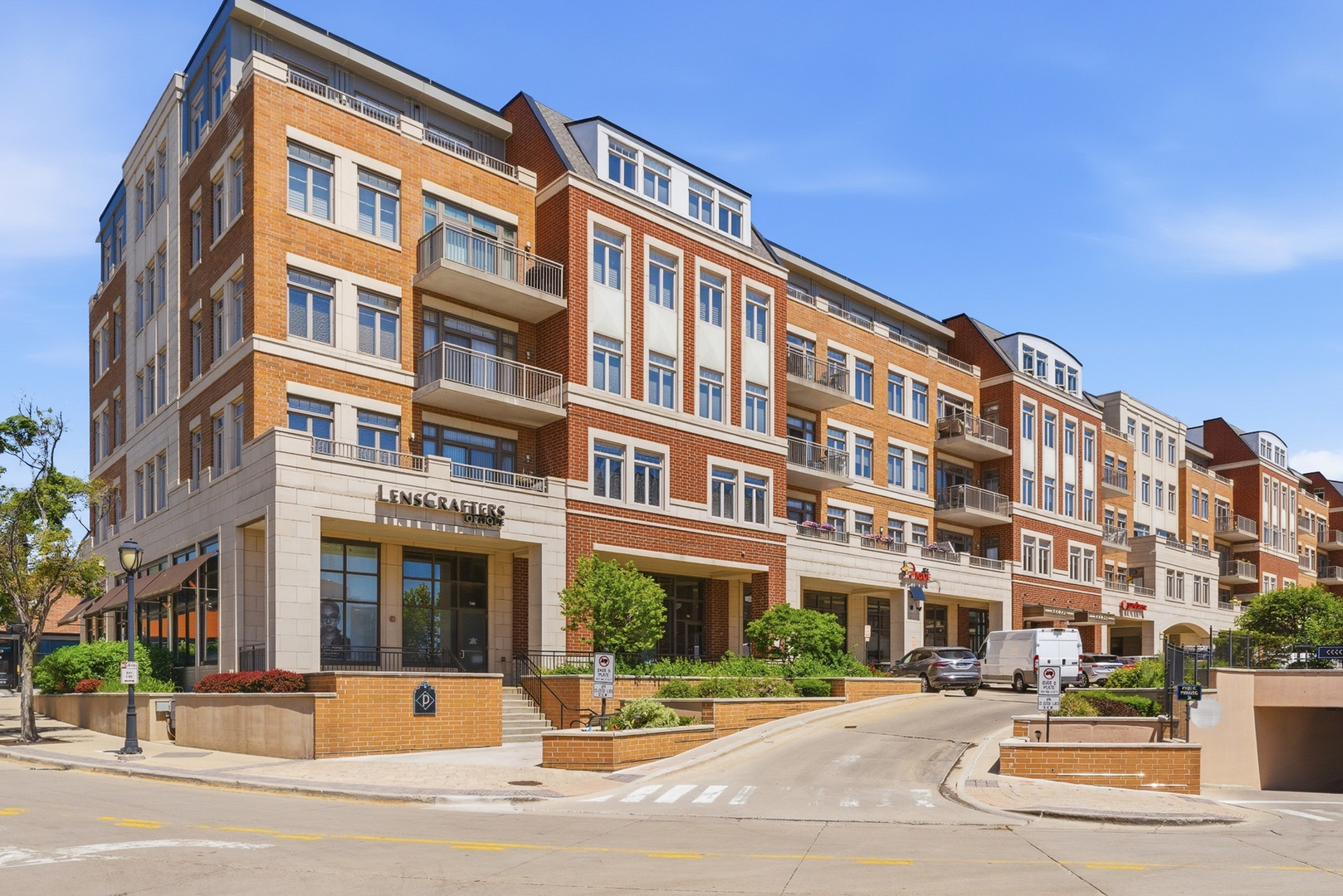 120 N NORTHWEST Highway #207, Park Ridge, IL 60068