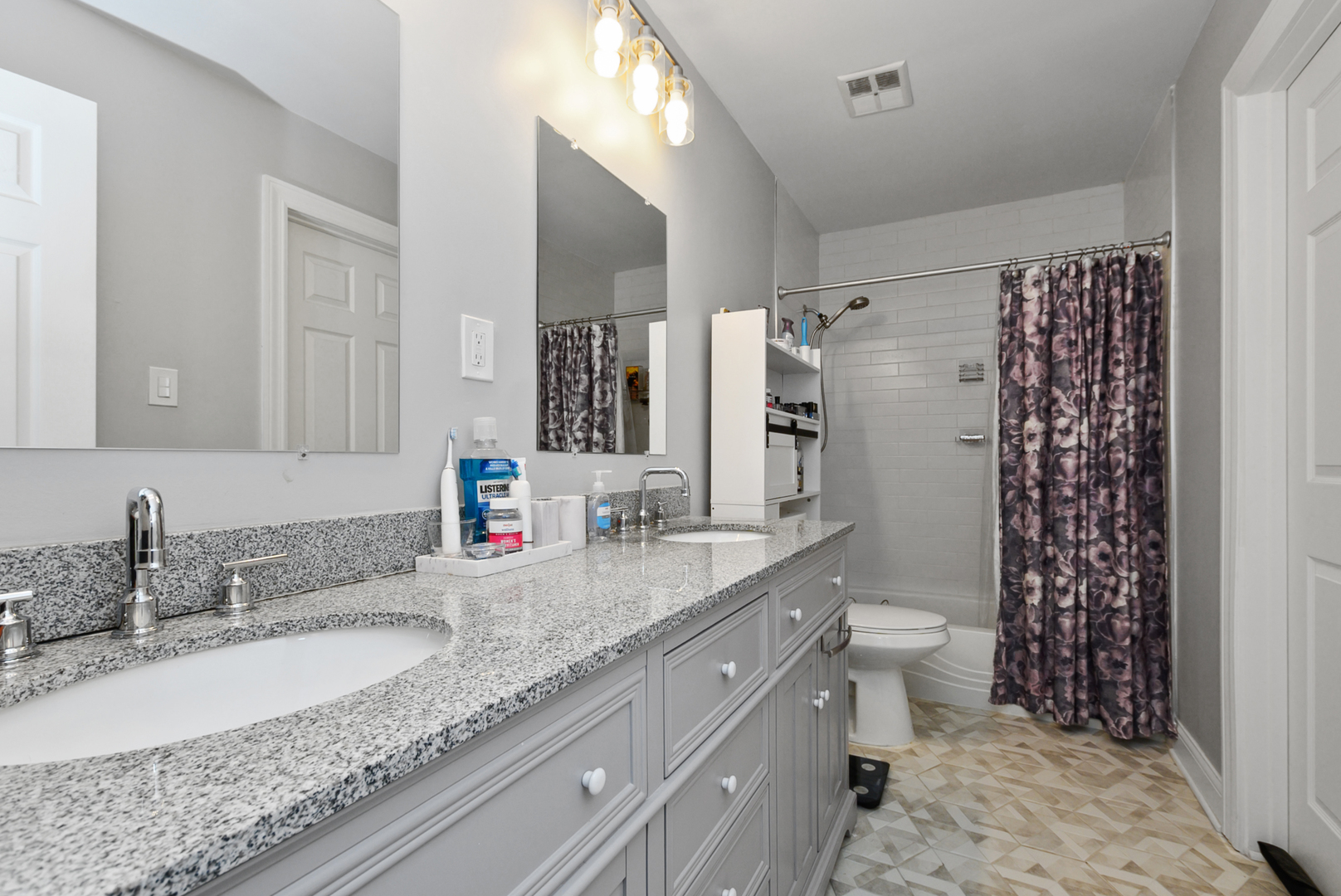 20137 S Rosewood Drive, Frankfort, IL 60423