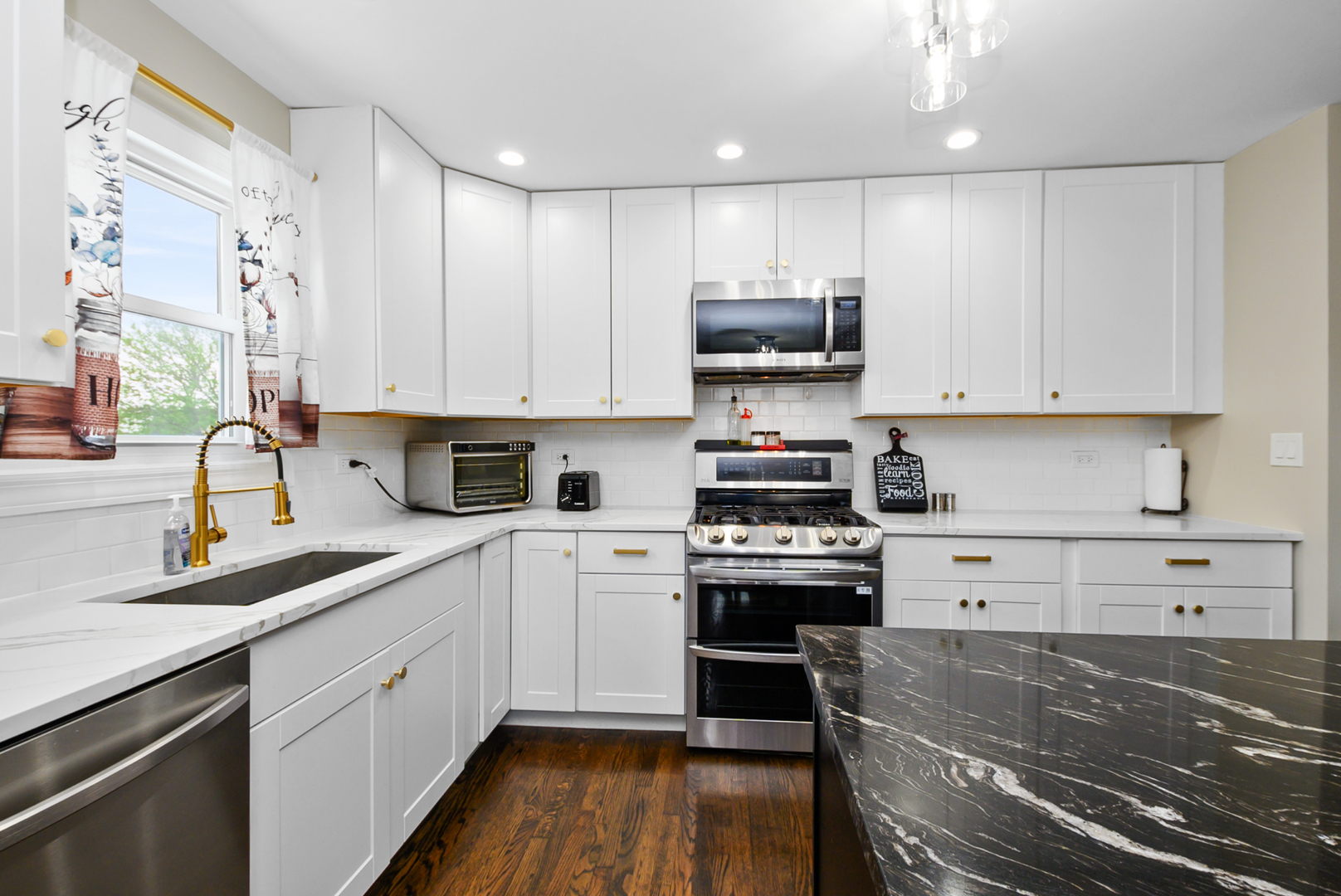 20137 S Rosewood Drive, Frankfort, IL 60423