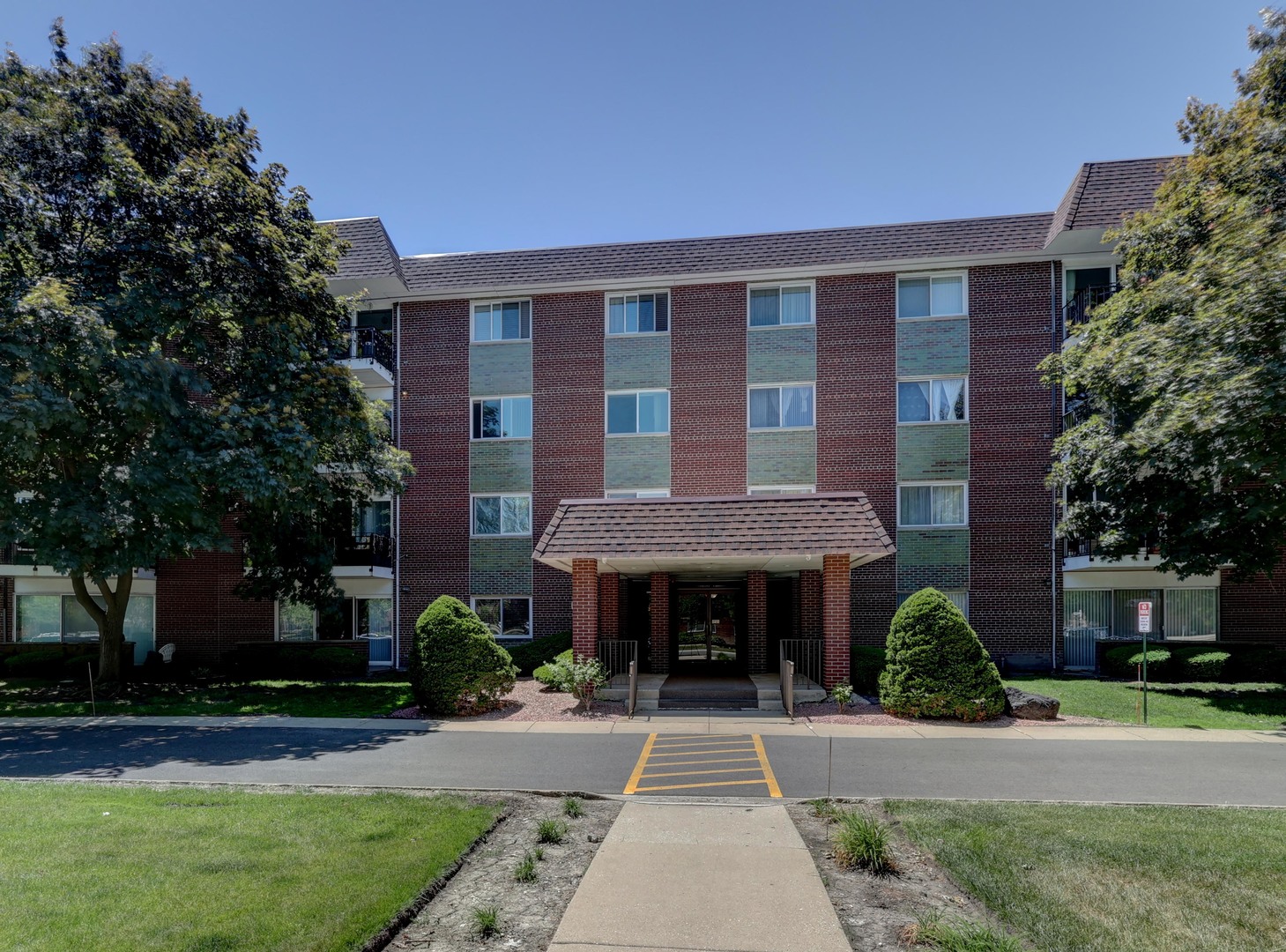 1030 S FERNANDEZ Avenue #1T, Arlington Heights, IL 60005