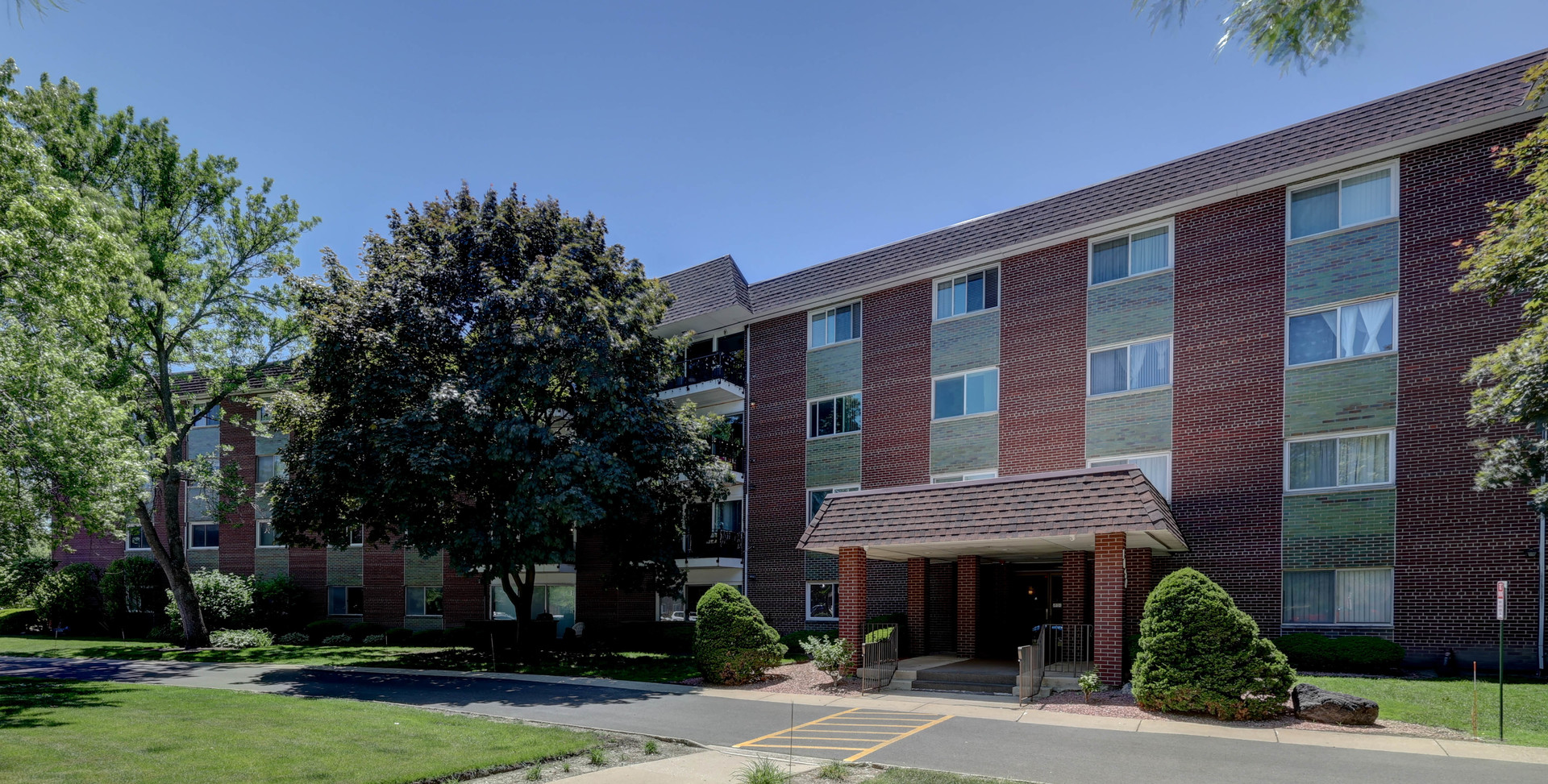 1030 S FERNANDEZ Avenue #1T, Arlington Heights, IL 60005