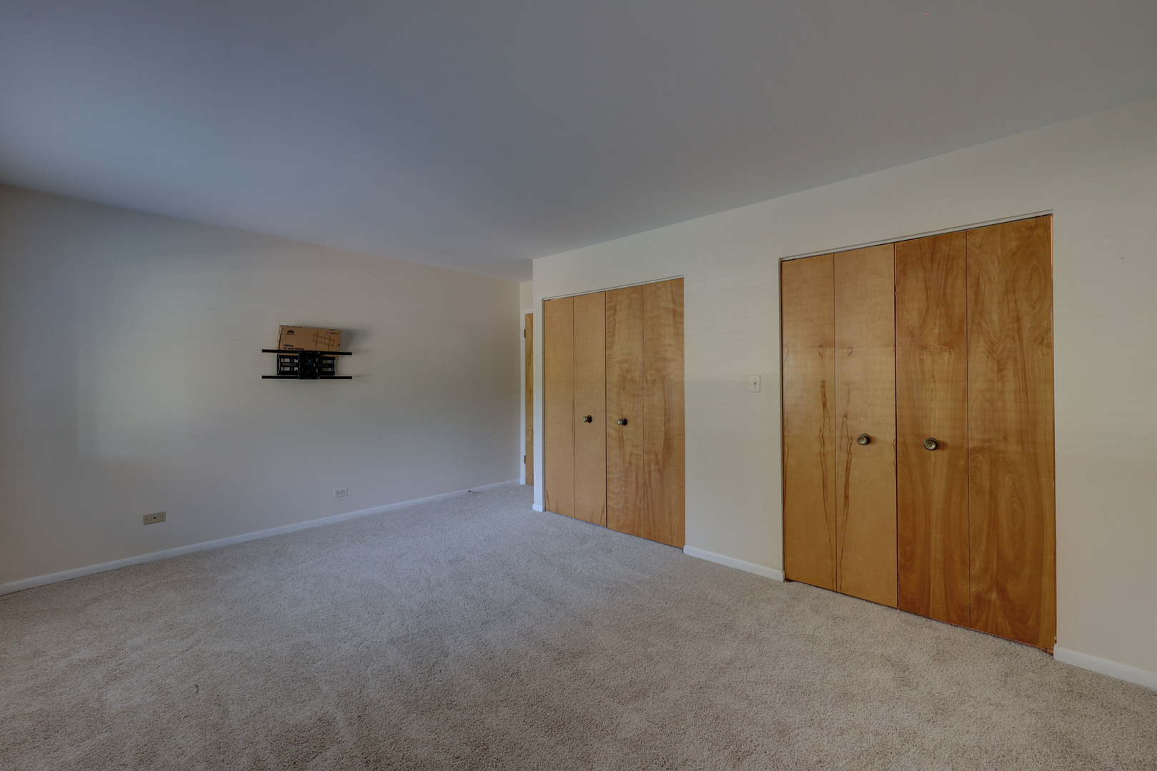 1030 S FERNANDEZ Avenue #1T, Arlington Heights, IL 60005