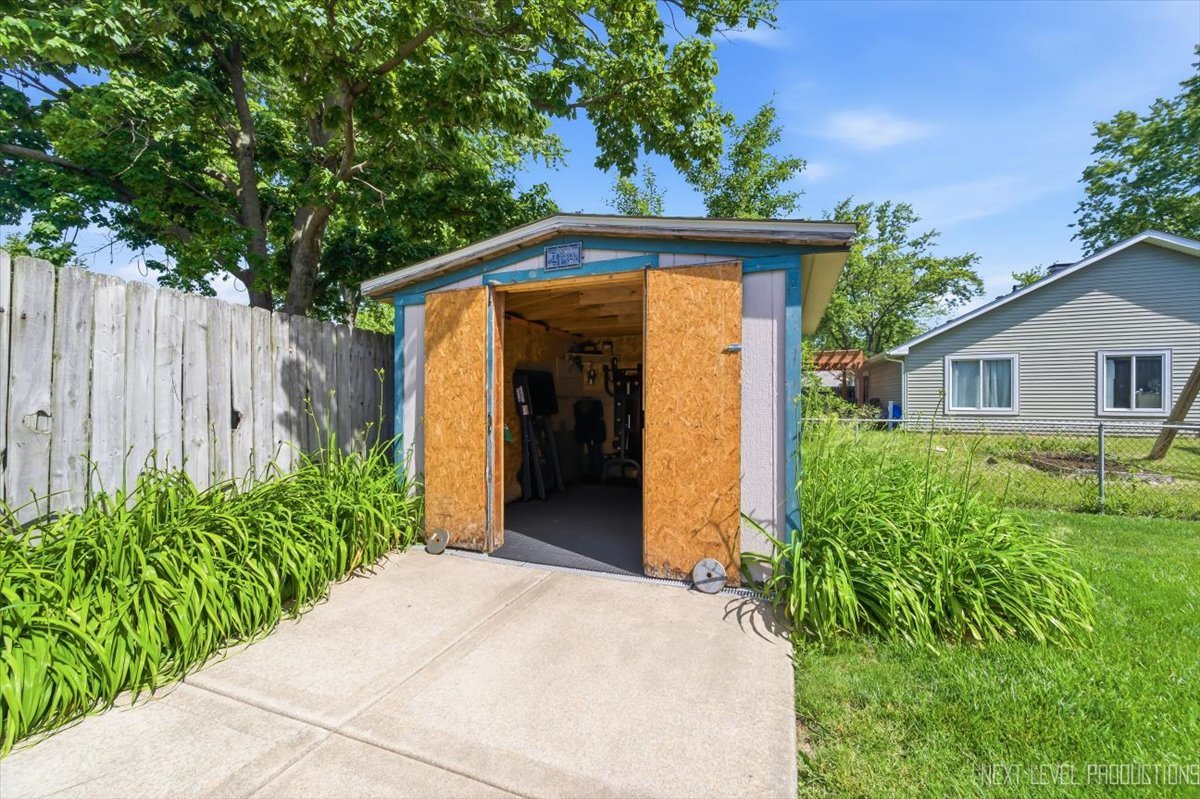 10 Shermead Road, Montgomery, IL 60538