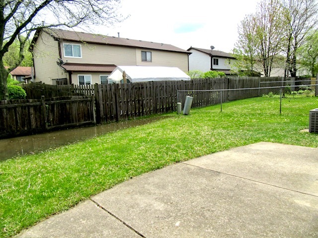 525 COMMANCHE Trail, Wheeling, IL 60090
