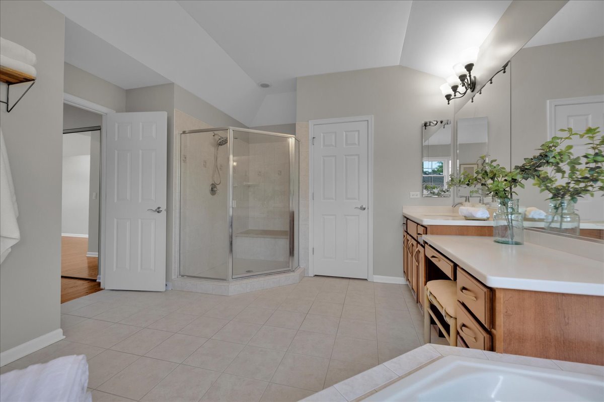 5 Covington Court, Algonquin, IL 60102