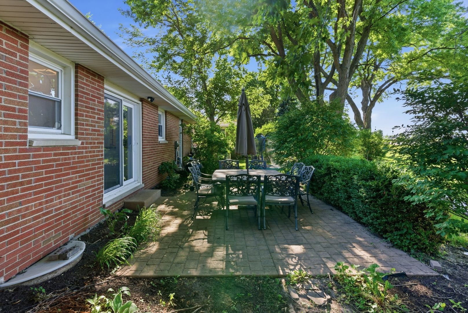 120 Terry Drive, Sugar Grove, IL 60554