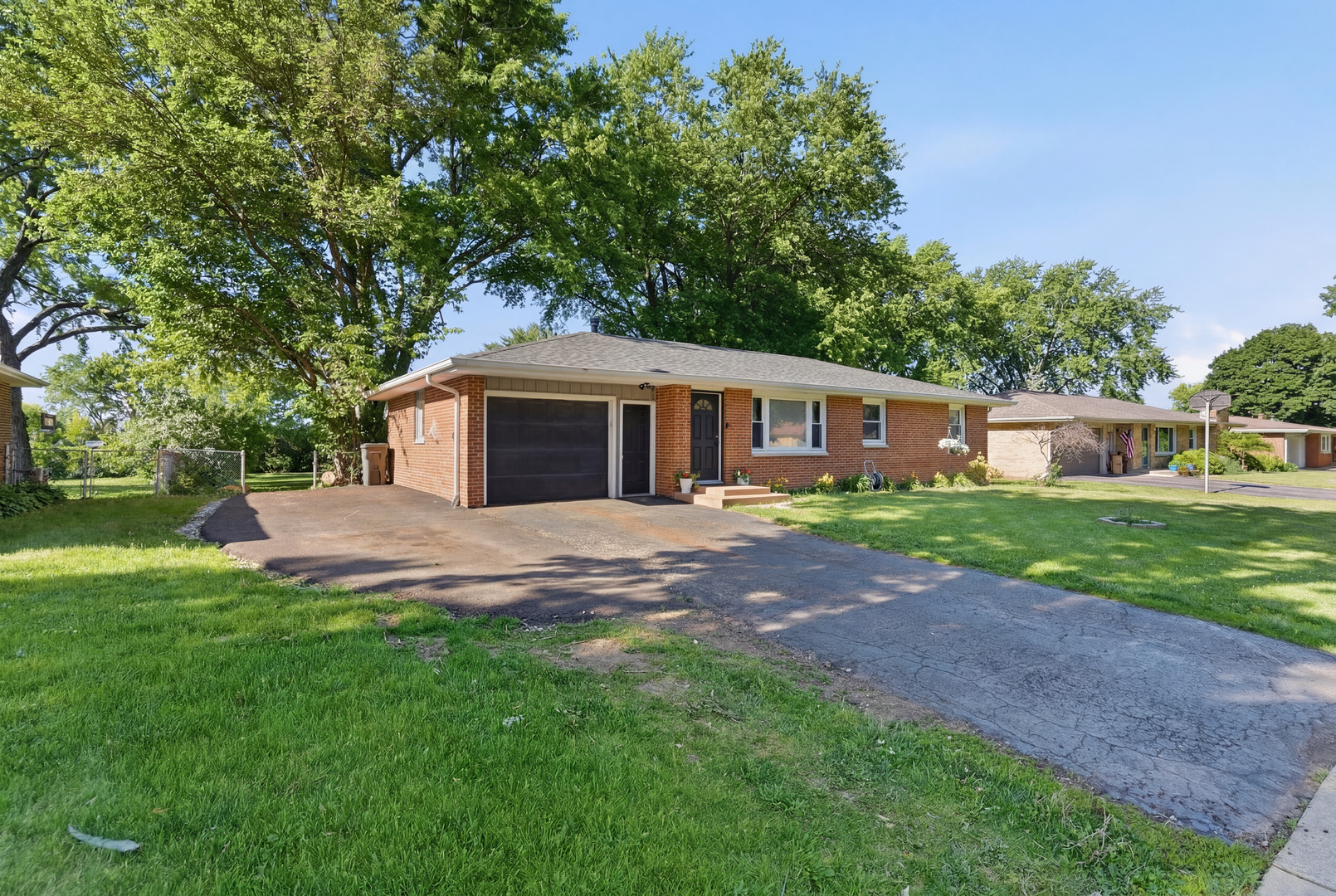 120 Terry Drive, Sugar Grove, IL 60554