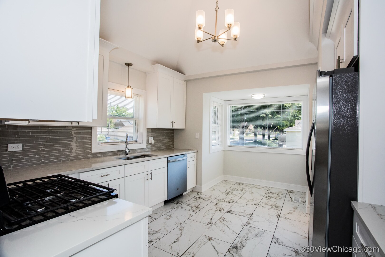 10601 S Peoria Street, Chicago, IL 60643